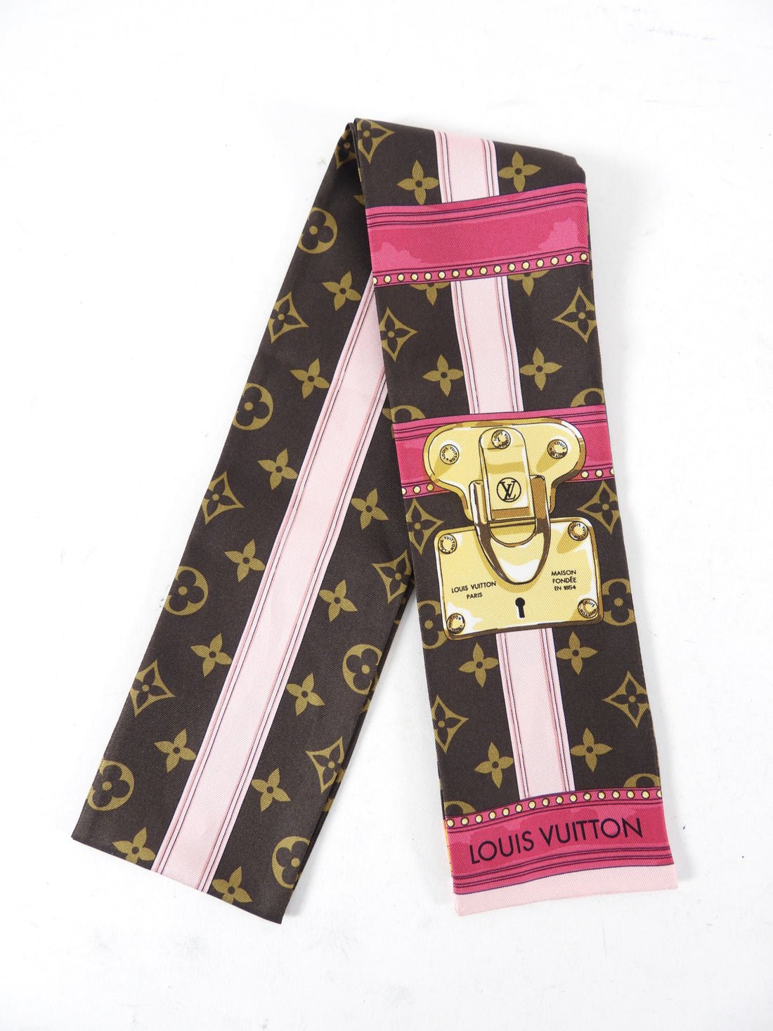 Louis Vuitton Monogram Silk LV Logo Trunk Bags Scarf/Wrap LV-0519N-0181 For  Sale at 1stDibs