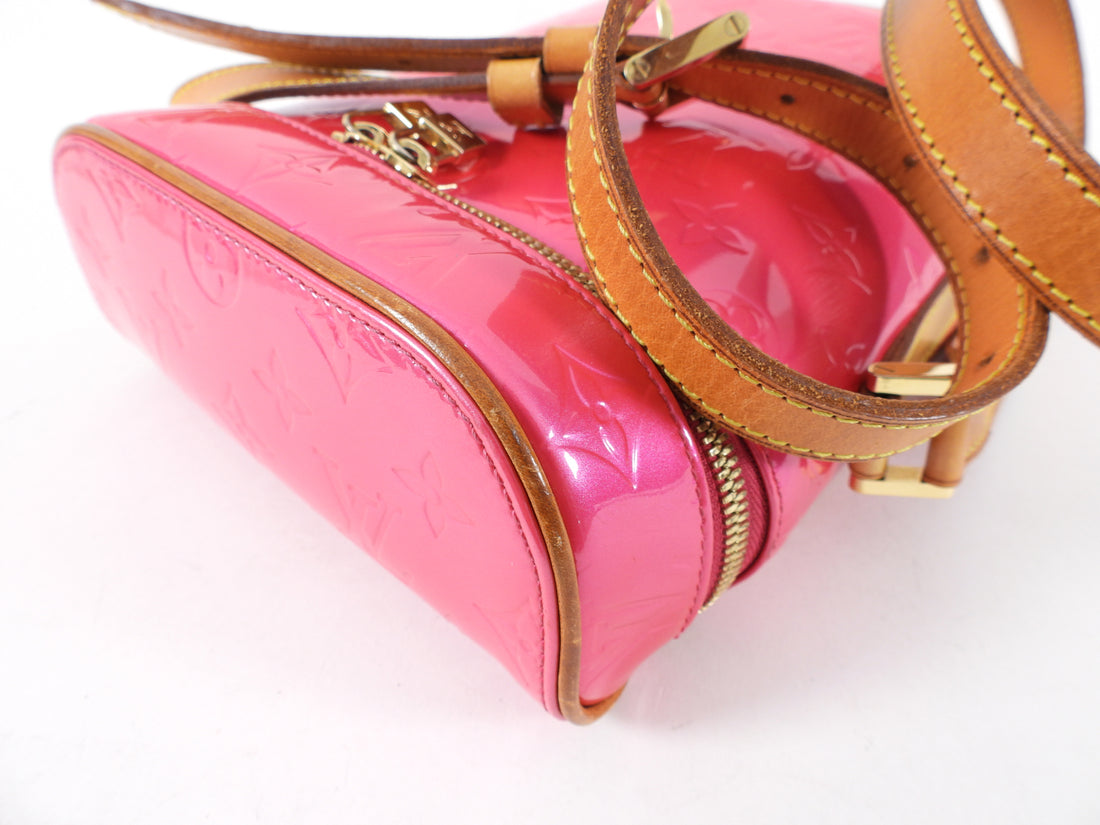 Sullivan patent leather crossbody bag Louis Vuitton Pink in Patent