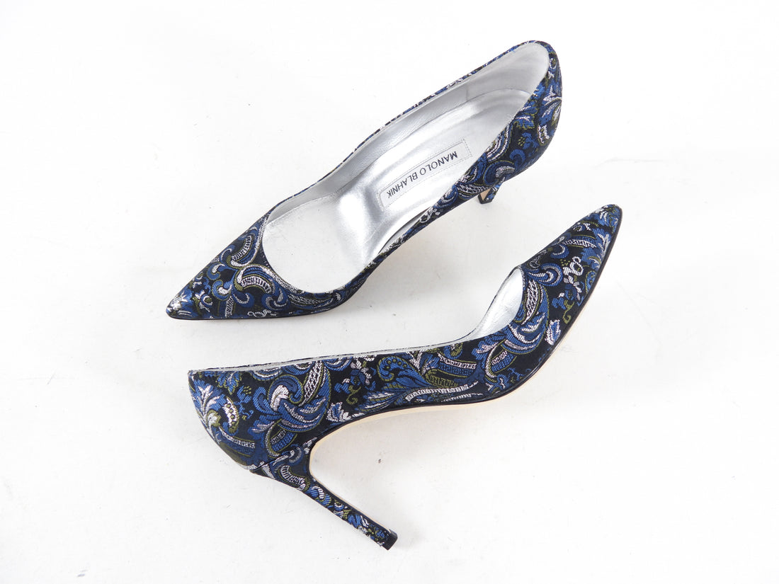 Navy blue manolo hot sale blahnik shoes