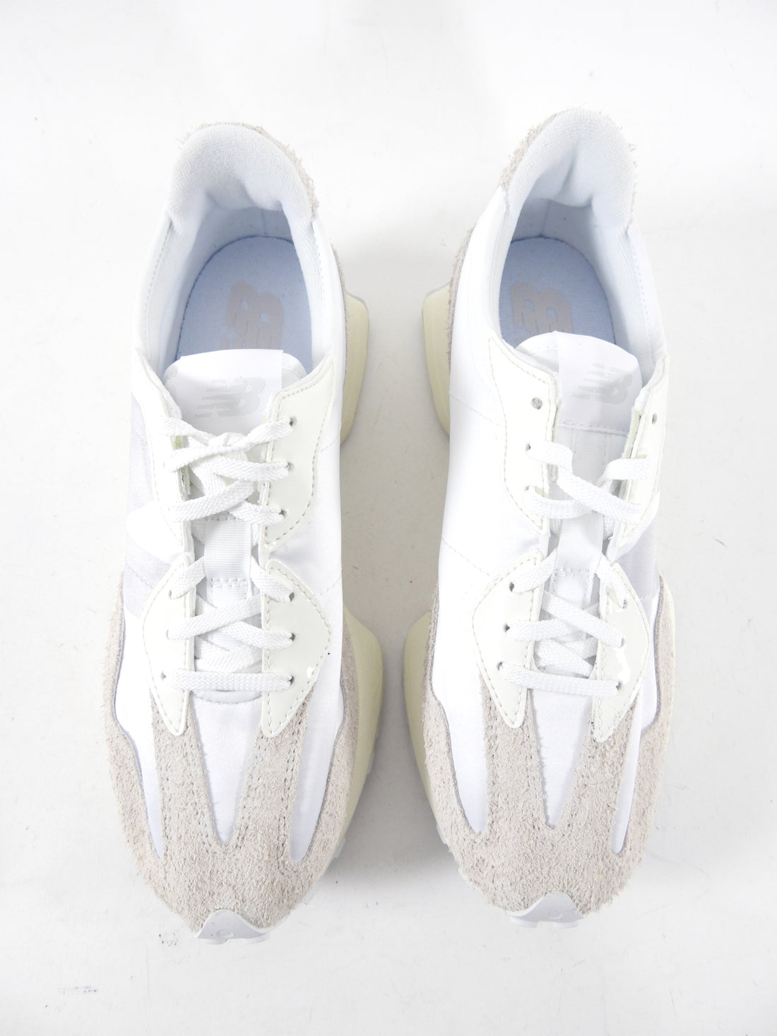 New Balance White 327 Sneakers - USA 10