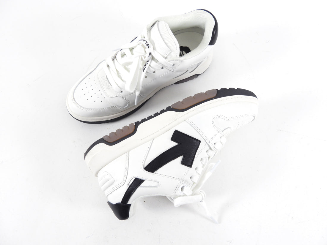 Off-White Sneakers with Black Detail - 37